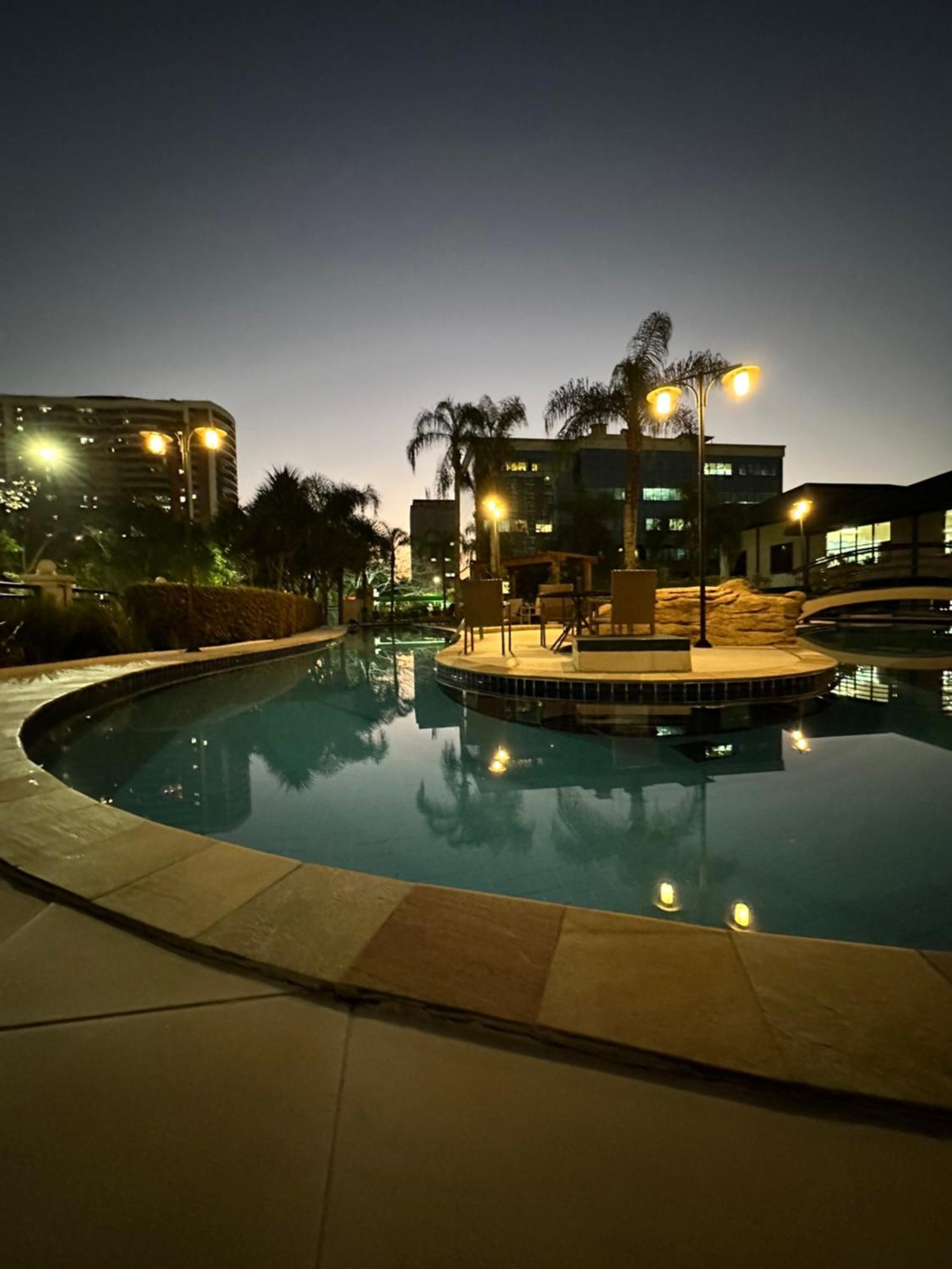 Barra Da Tijuca - 9 - Flat Premium Com Cozinha, Fogao Cooktop, Geladeira Grande, Smart Tv Grande, Lindo E Muitissimo Confortavel, Balsa Para A Praia Gratis E Estacionamento Gratuito Rio de Janeiro Eksteriør bilde